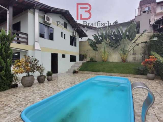 Casa à venda no Itoupava Norte, Blumenau  por R$ 890.000