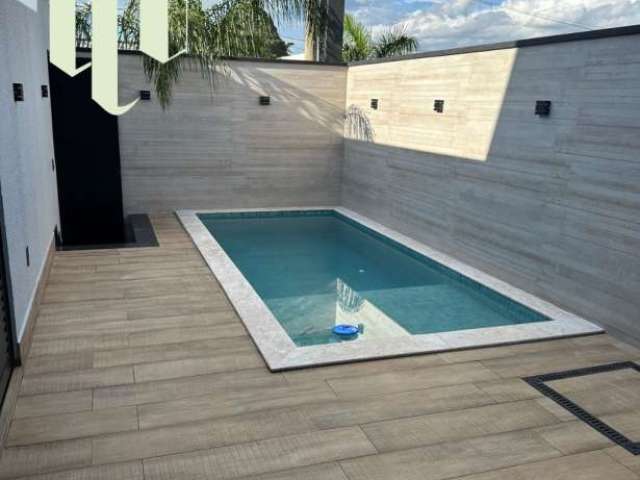 Casa á venda condomínio Residence 2 ,Marília -SP, com 3 suítes todas com  planejados ,salas com pé direito alto de 5,60m ,piscina aquecida com iluminação em led.