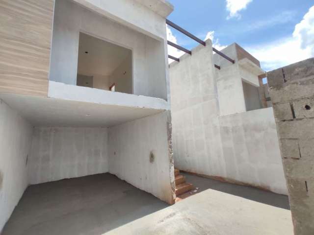 Casa com 2 dormitórios à venda, 91 m² por R$ 330.000,00 - Cidade Vergani - Pouso Alegre/MG