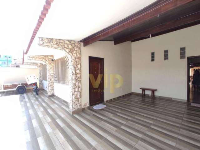 Casa com 3 dormitórios à venda, 205 m² por R$ 600.000 - Jardim Olímpico - Pouso Alegre/MG