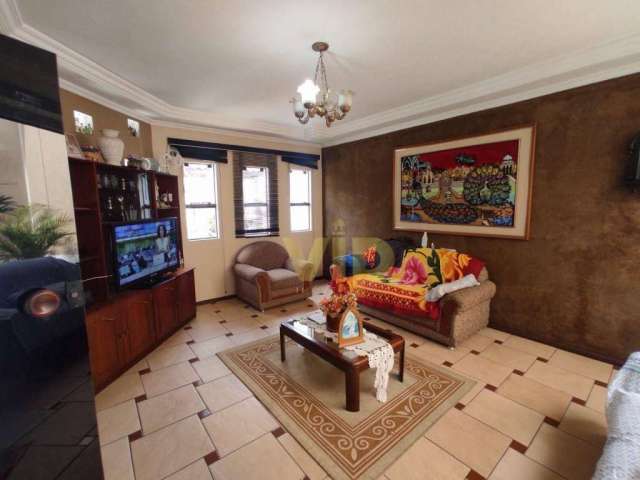 Casa com 3 dormitórios à venda, 200 m² por R$ 890.000,00 - Primavera - Pouso Alegre/MG