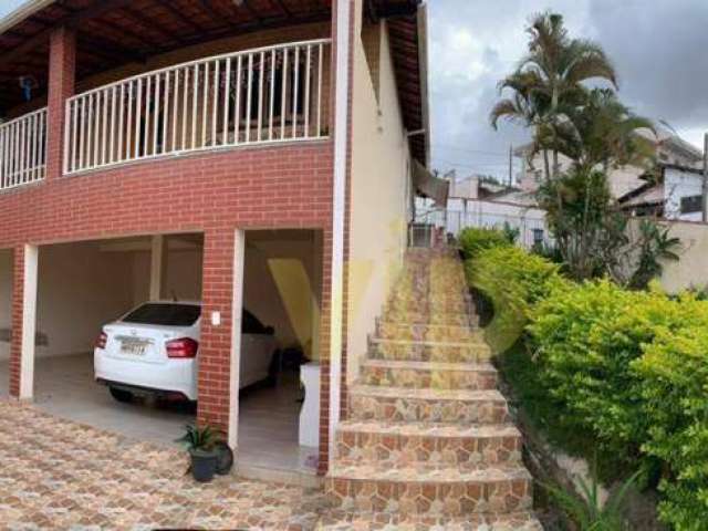 Casa com 3 dormitórios à venda, 212 m² por R$ 700.000,00 - Colinas de Santa Bárbara - Pouso Alegre/MG