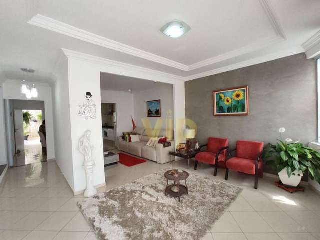 Casa com 3 dormitórios à venda, 252 m² por R$ 890.000,00 - Recanto dos Fernandes - Pouso Alegre/MG