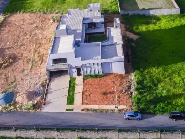 Casa à Venda no Condomínio Palavra da Vida em Caldas Novas: Amplos Espaços e Vista Deslumbrante!