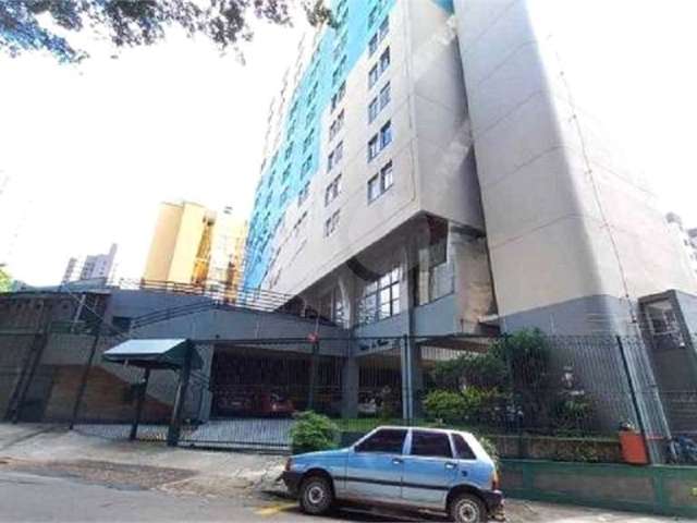 Apartamento no Edifício Pinhais