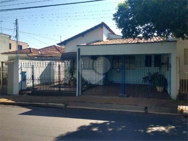 Casa térrea no Centro em Araraquara/SP, com 4 dormitórios