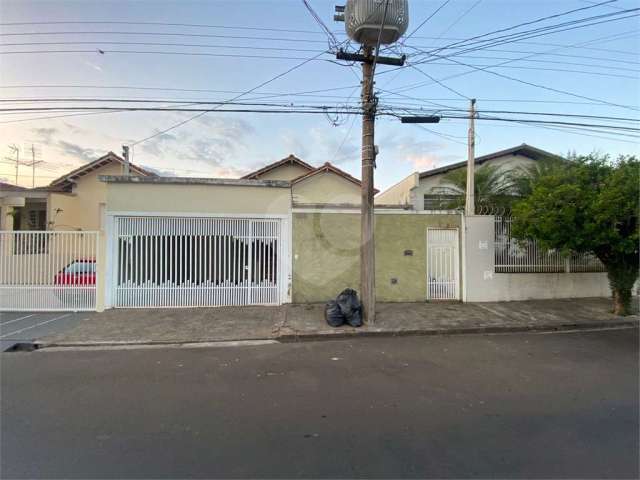 Casa térrea para venda com 3 dormitórios.