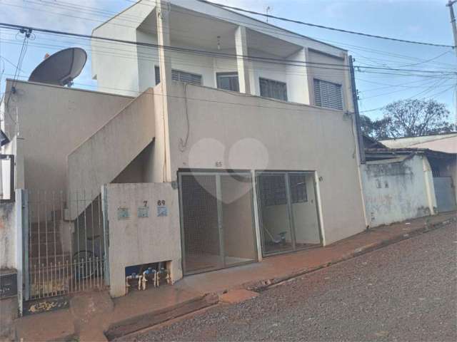 Imóvel para venda sendo 03 casas independentes na Vila Celina.