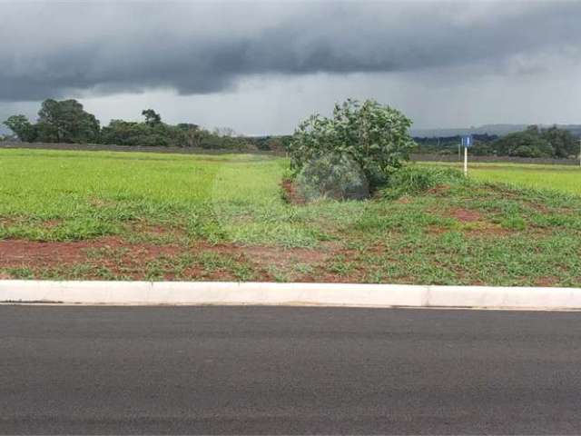 Terreno no Recanto do Sabiá.