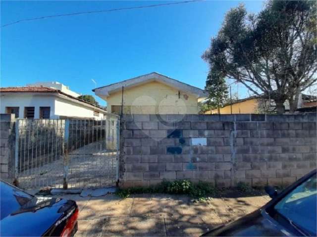 Casa térrea para Jardim Bandeirantes.