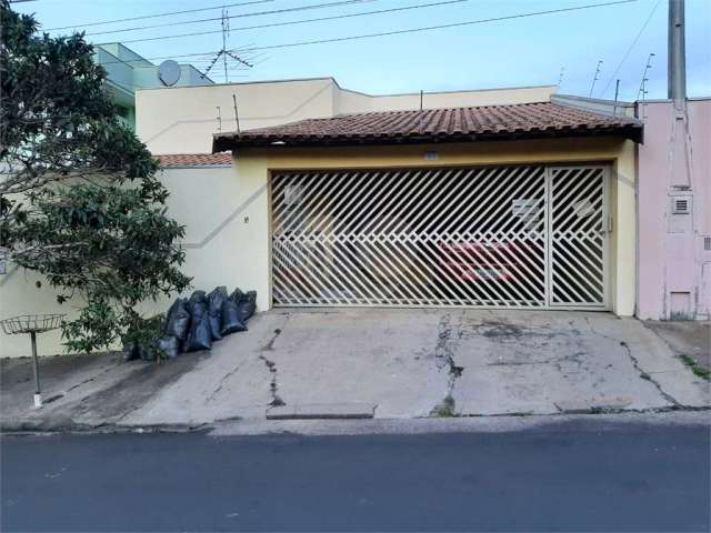 Casa térrea no Jardim Acapulco