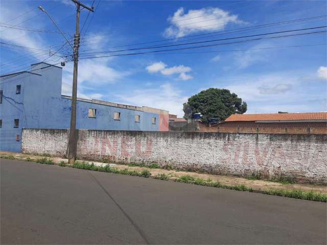 Terreno para venda no bairro Chácara Parque Club