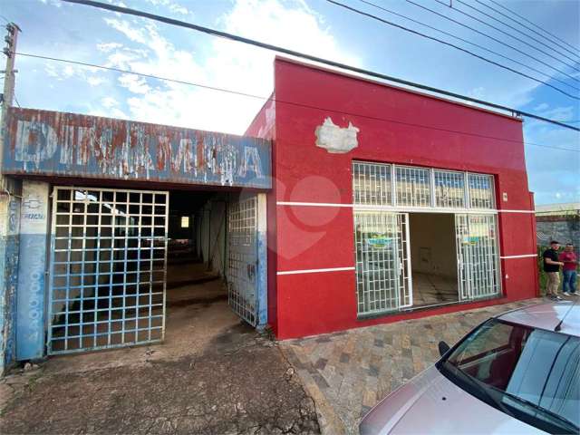 Galpão comercial na Avenida São Carlos- Vila Lutfalla