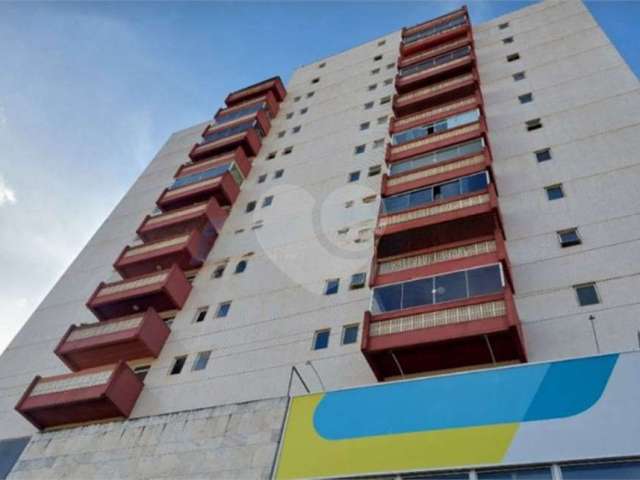 Apartamento no Edifício Thomaz Gregori