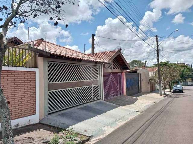 Casa térrea no Jardim Centenário