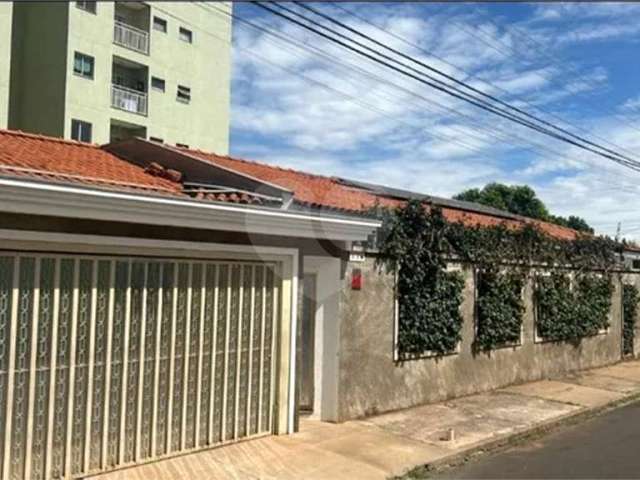 Casa com 3 dormitórios e uma suíte Vila Costa do Sol em São Carlos - SP