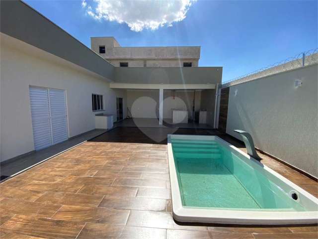 Casa térrea  com piscina para venda no Residencial Arcoville