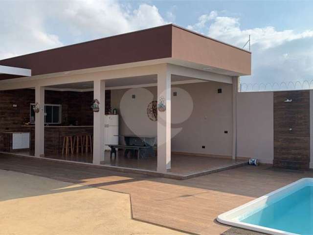 Casa térrea  com piscina para venda no Residencial Arcoville