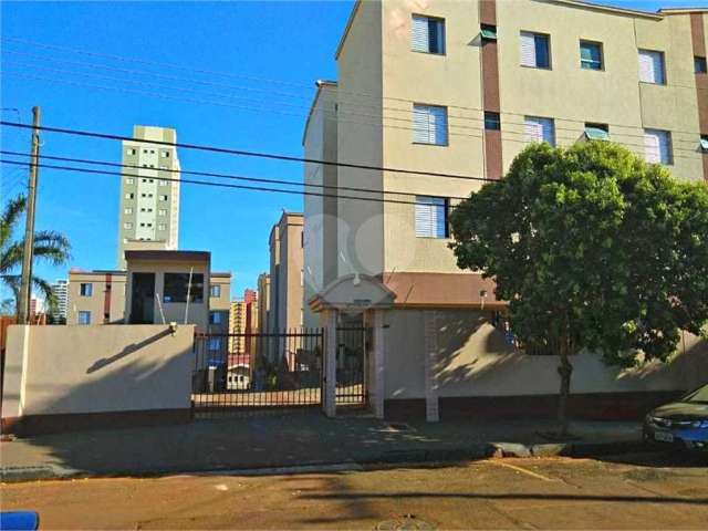 Apartamento mobiliado para locação no Residencial Heloísa