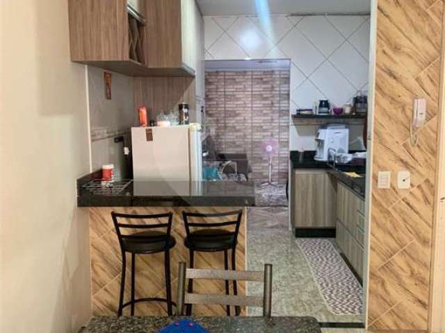 Casa com 2 Quartos e 2 banheiros à Venda Moradas III