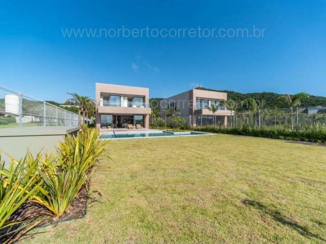 Casa a venda na praia do estaleiro bal. camboriu