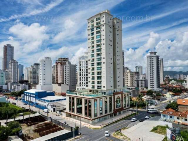 Apartamento mobiliado a venda em meia praia