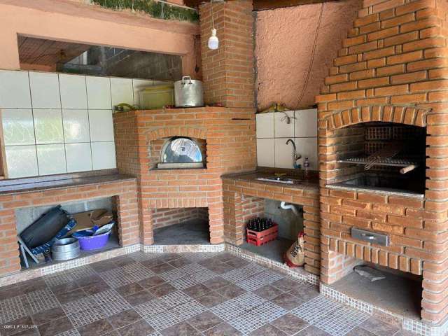 Casa para Venda em Ribeirão Pires, Pilar Velho, 3 dormitórios, 1 suíte, 4 banheiros, 2 vagas