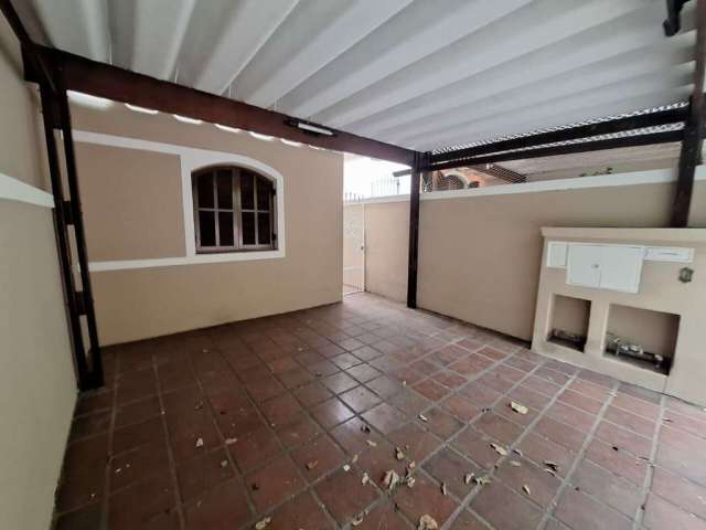 Casa térrea 2 dormitórios com quintal no Butantã FL48.