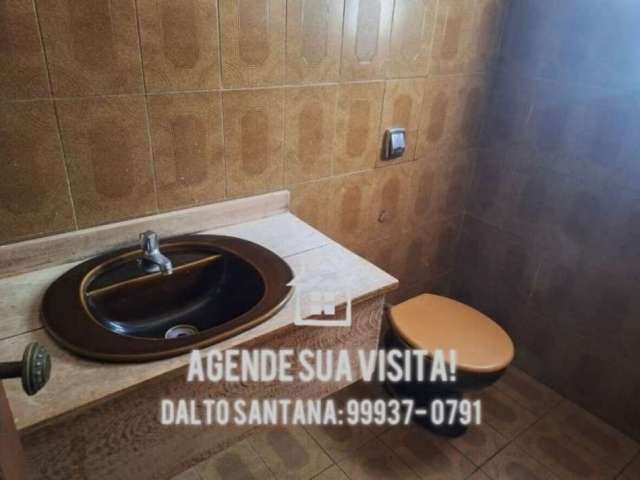 Casa com 11 Quartos e 5 banheiros para Alugar, 250 m² por R$ 5.500/Mês - FL59