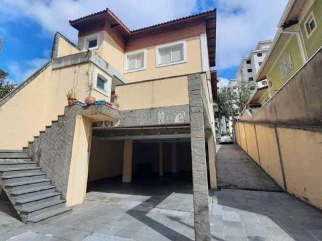 Vendo Sobrado, Próximo ao Metrô Vila Sonia. 3 dorms, 1 suíte, quintal, Lareira, churrasqueira - FL22