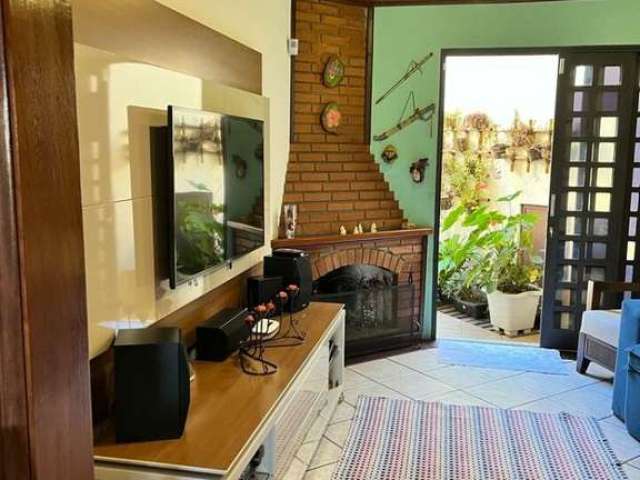 Vendo lindo sobrado, 3 dorms, 1 suite, 2 vagas, churraqueira  - FL22