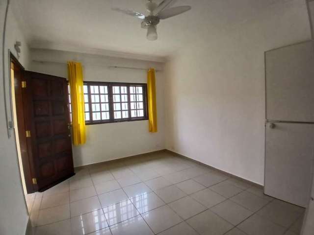 Casa comercial 3 dormitórios fl48