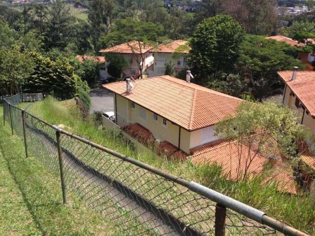 Vendo Sobrado em condomínio,  4 dorms, 2 suites, 2 vagas, churrasqueira, lazer completo - FL22