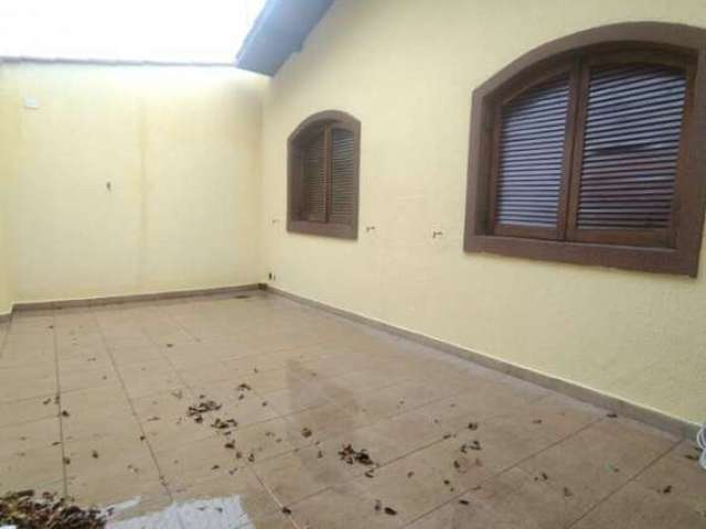 Casa térrea 3 dormitórios Com Quintal Próx metrô vila Sônia FL48