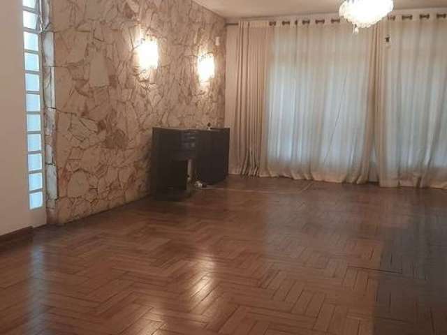 Vendo casa Térrea com 4 dorms, 1 suite, sala ampla, quintal, 4 vagas - FL22