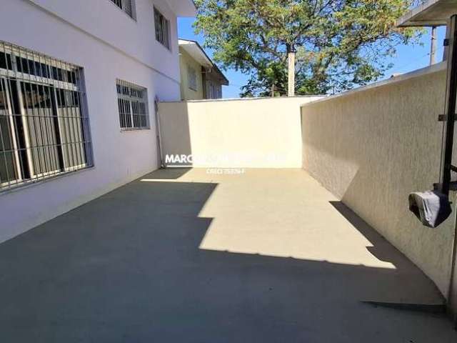 Sobrado no Butantã com 3 dorms., 1 suite, 3 banheiros, 5 vagas, quintal. FL23