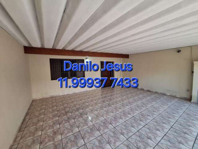 Casa térrea 2 dormitórios, 2 vagas e dois banheiros. FL51