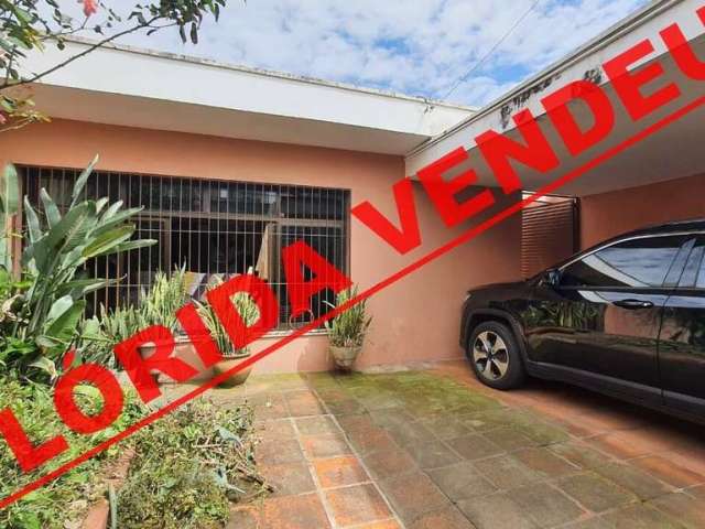 Casa térrea no Butantã com 3 dorms; 1 suíte, 2 vagas. FL23