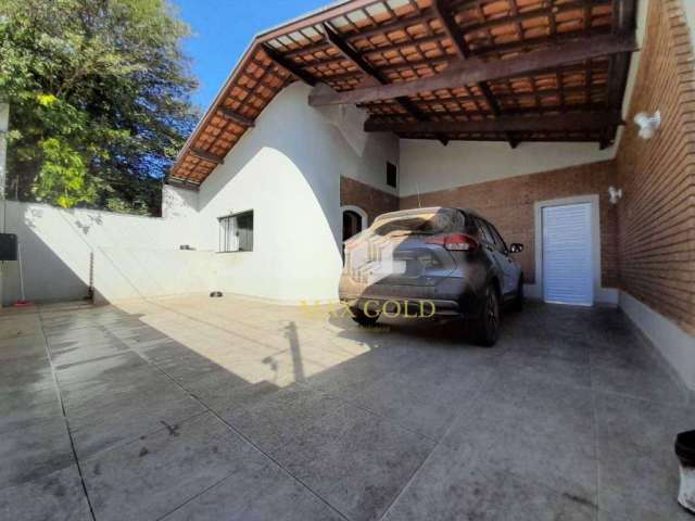 Casa com 3 dormitórios à venda, 160 m² por R$ 750.000,00 - Vila Jaboticabeira - Taubaté/SP