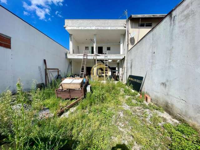 Imperdível Casa à Venda em Jacareí-SP: 2 Quartos, 2 Suítes, 3 Salas, 3 Banheiros, 4 Vagas, 200m² no Residencial Parque dos Sinos.