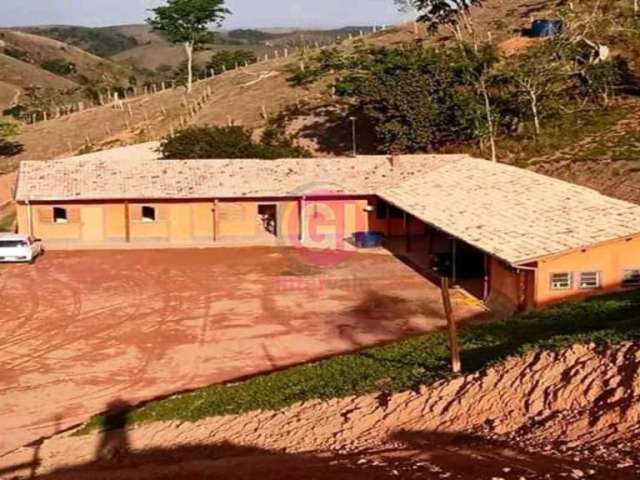 Chácara / sítio com 4 quartos à venda no Freitas, São José dos Campos  por R$ 680.000