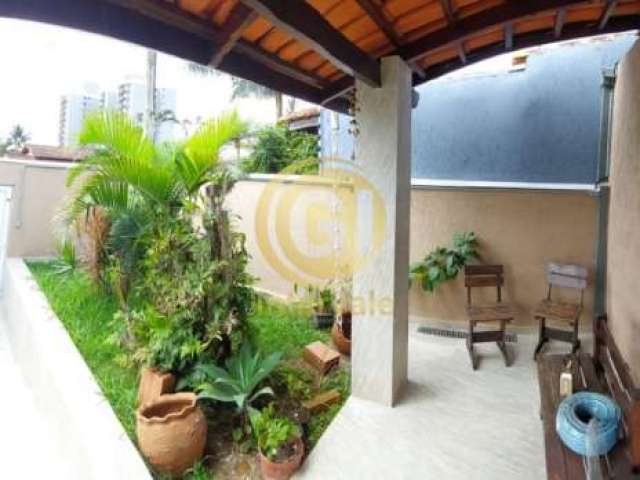 Vende-se Casa com Piscina no indaiá - Caraguatatuba