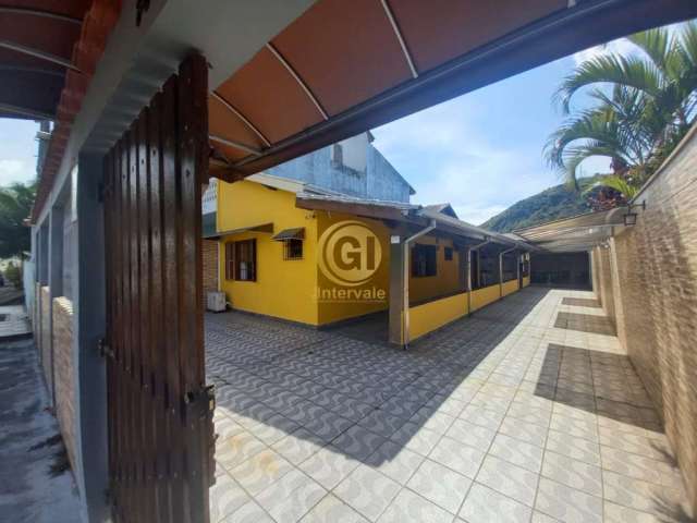 Casa com 2 quartos em Caraguatatuba, com 160m, mobiliada