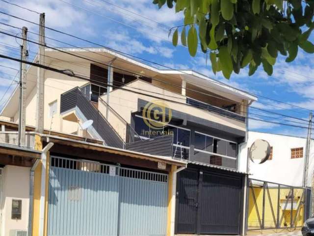 Casa com galpão Comercial para Venda no bairro Bosque da Saúde, localizado na cidade de Taubaté / SP.