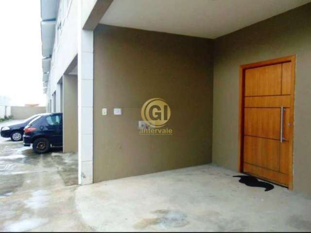 Casa à Venda em Condomínio Fechado - 2 Suítes com Ar Condicionado no Jardim Califórnia, Jacareí - SP