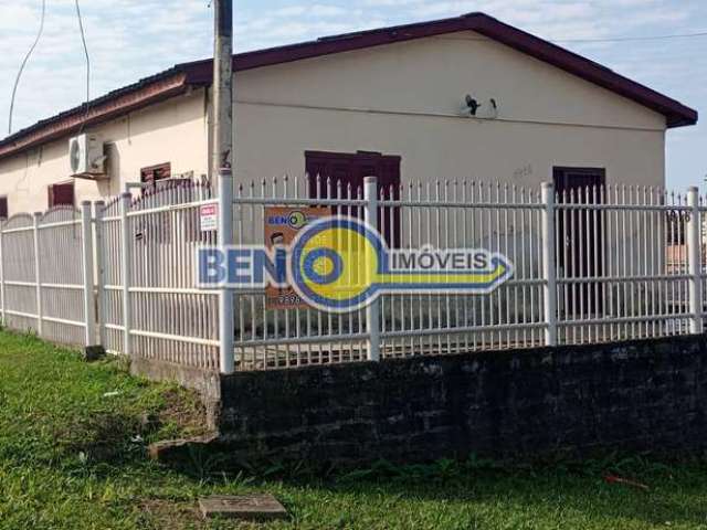 Casa à venda de esquina com 2 dormitórios no bairro cruzeiro, GRAVATAI - RS