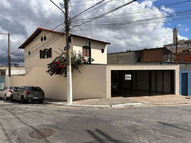 Sobrado à Venda em Vila Santa Maria, São Paulo - SP