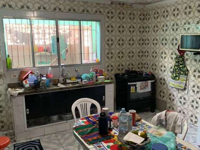 Ampla Casa com 4 Quartos Sala Grande - 2 Vagas - Perto do Hipermercado Andorinha