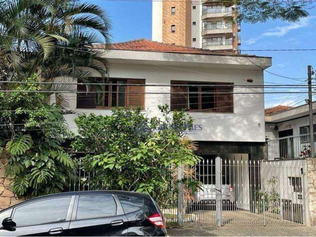 Sobrado na Mooca com 232m² de área útil. Com 04 dormitórios, sendo 03 suítes com armários planejados, piso porcelanato, 06 vagas