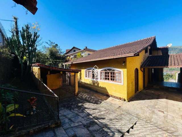 Casa de Serra à Venda no Nobre Bairro Parque do Ingá, 157 m² por R$ 850.000 - Teresópolis/RJ